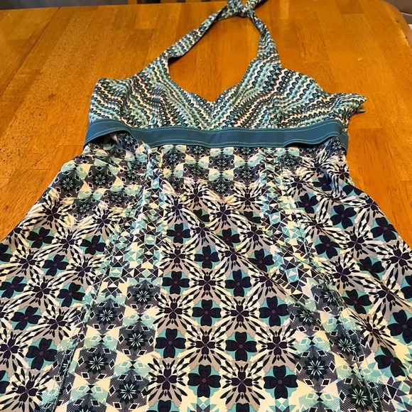 Athleta Everywhere halter dress, size 8P. There is a side zipper and one pocket. - Picture 1 of 6